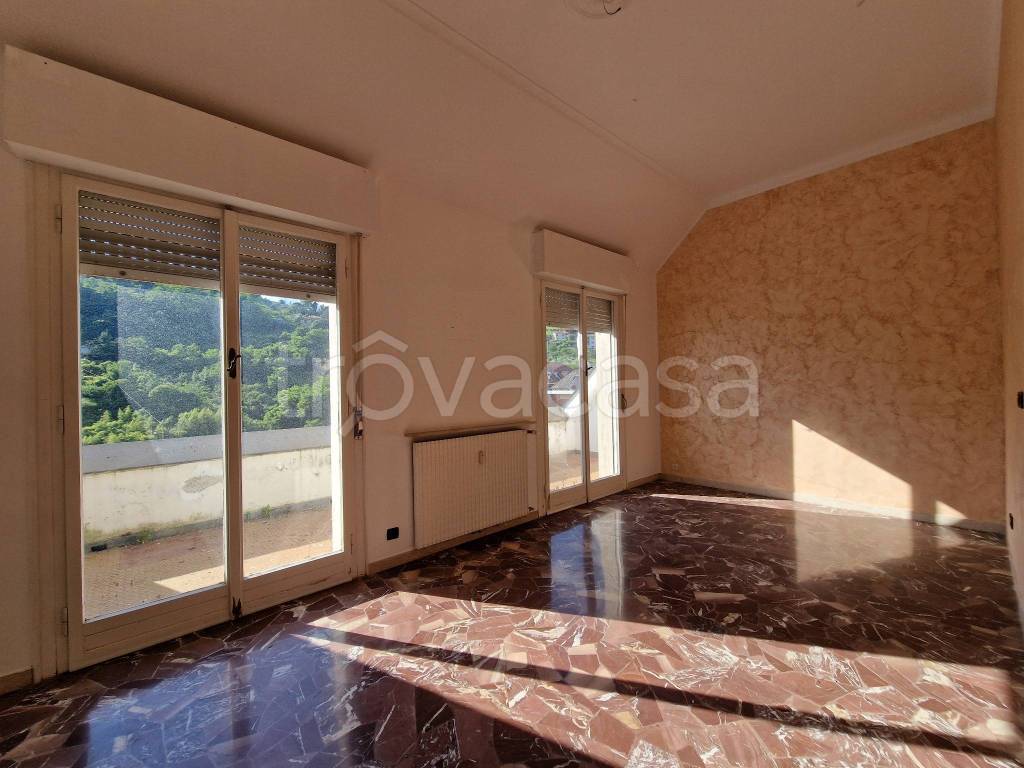 appartamento in vendita a Serra Riccò in zona Pedemonte