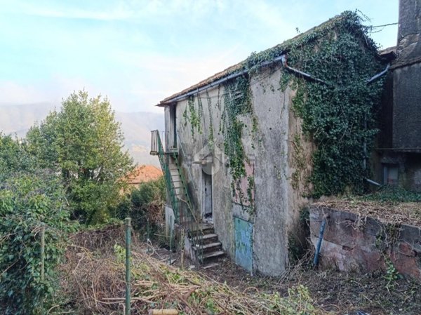 rudere in vendita a Serra Riccò in zona Orero