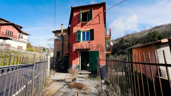 casa semindipendente in vendita a Serra Riccò in zona Serra