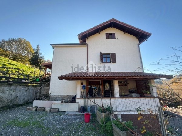 casa indipendente in vendita a Serra Riccò in zona Serra