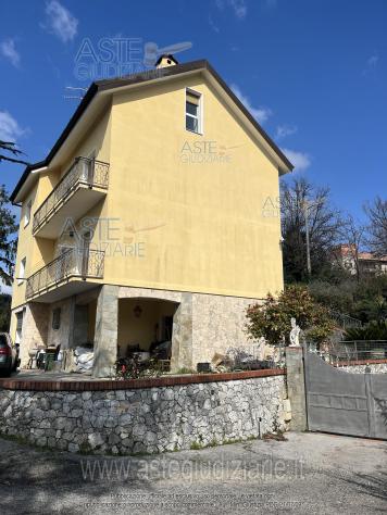 casa indipendente in vendita a Serra Riccò in zona Pedemonte