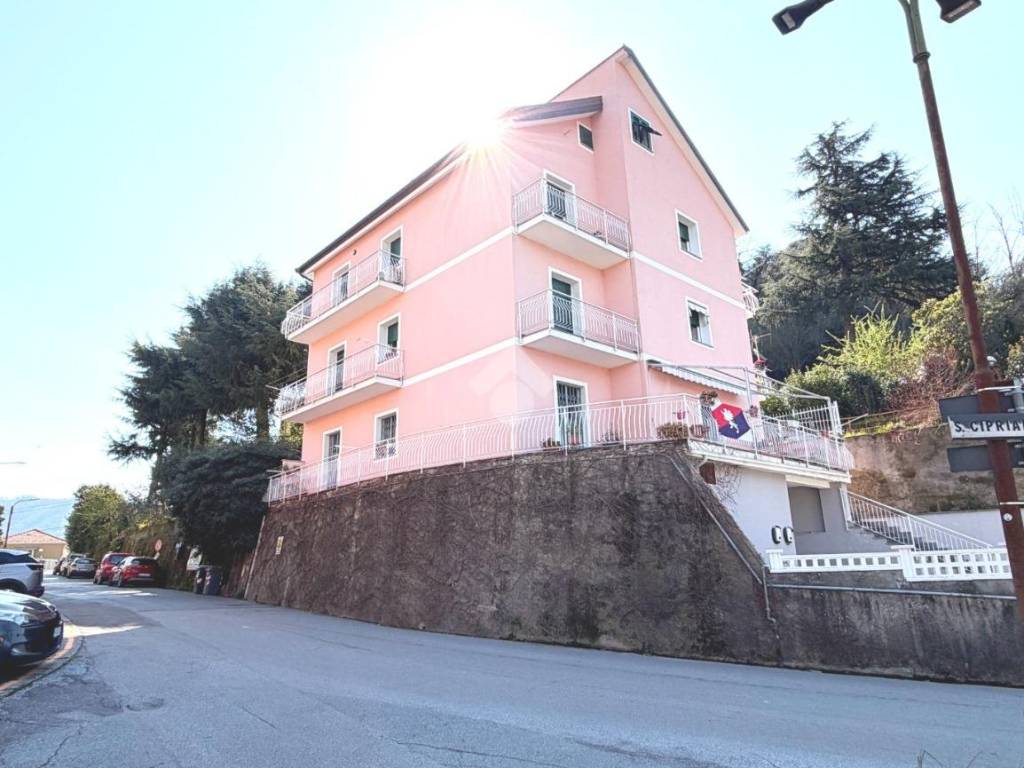 appartamento in vendita a Serra Riccò in zona San Cipriano