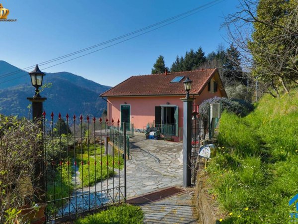 casa indipendente in vendita a Serra Riccò in zona Pedemonte