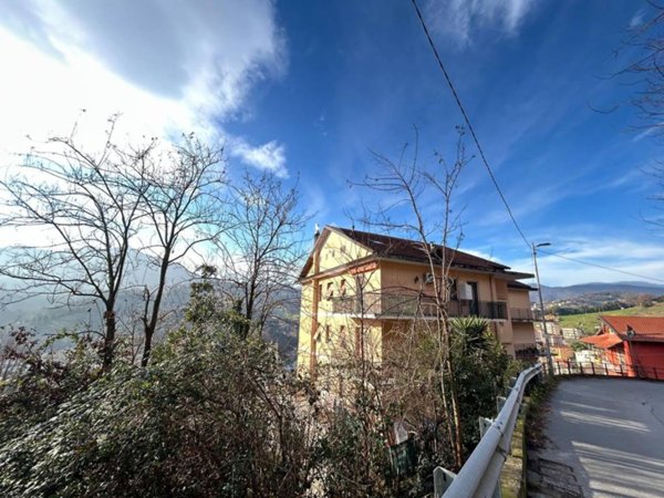 appartamento in vendita a Serra Riccò in zona San Cipriano