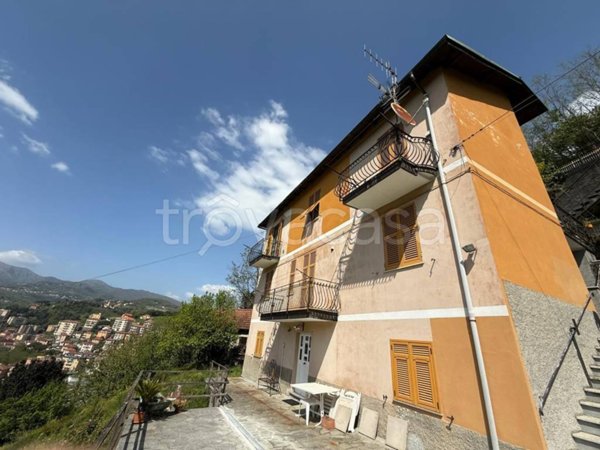 casa indipendente in vendita a Serra Riccò in zona Pedemonte