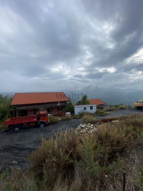 casa indipendente in vendita a Serra Riccò in zona Serra