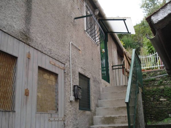casa indipendente in vendita a Serra Riccò in zona Pedemonte