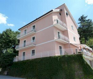 appartamento in vendita a Serra Riccò in zona Serra