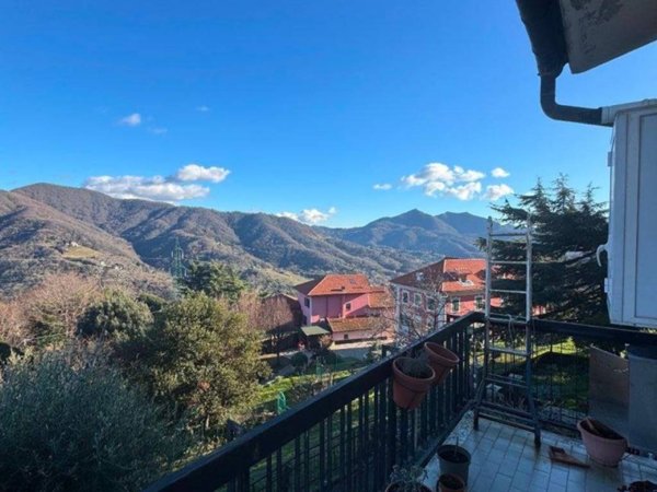 appartamento in vendita a Serra Riccò in zona Pedemonte