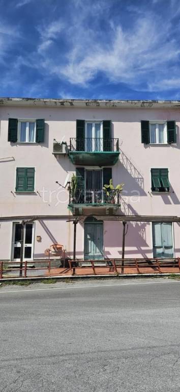 appartamento in vendita a Serra Riccò in zona Pedemonte