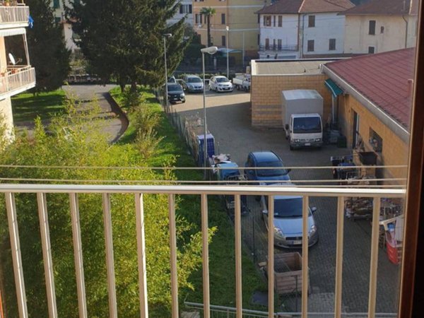 box auto in vendita a Serra Riccò in zona Pedemonte