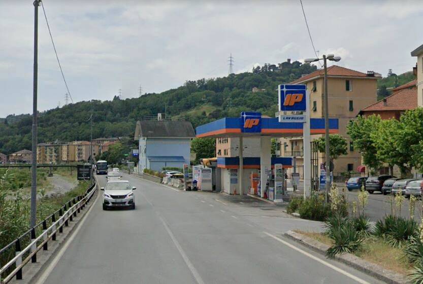 box auto in vendita a Serra Riccò in zona Pedemonte