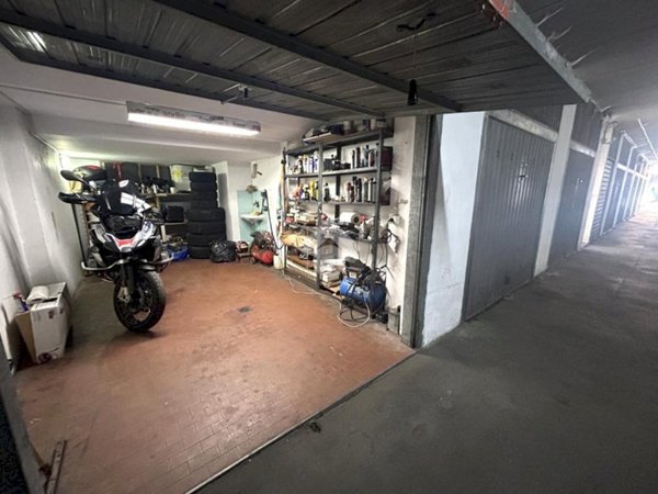 box auto in vendita a Serra Riccò in zona Pedemonte