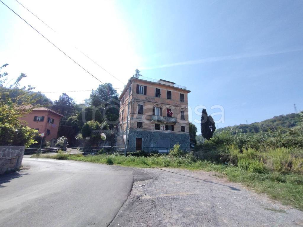 appartamento in vendita a Serra Riccò in zona Castagna