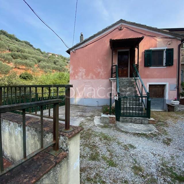 casa indipendente in vendita a Sestri Levante in zona Santa Vittoria di Libiola