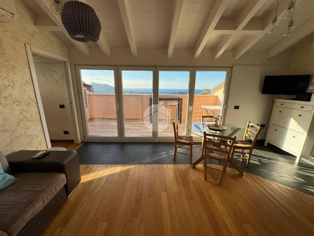 appartamento in vendita a Sestri Levante in zona San Bernardo