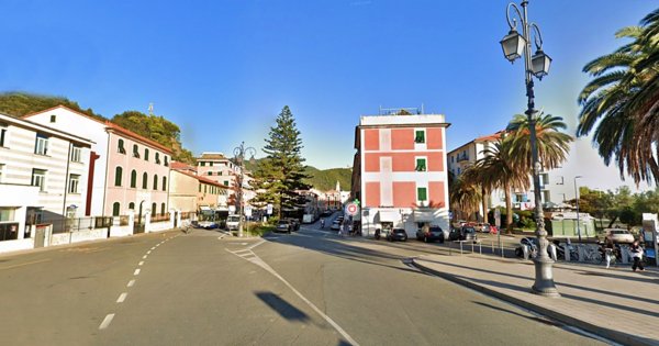 locale di sgombero in vendita a Sestri Levante in zona Riva Trigoso