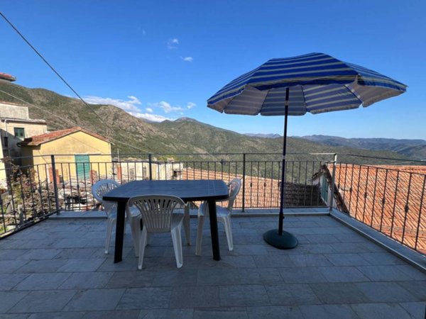 casa indipendente in vendita a Sestri Levante in zona Tassani