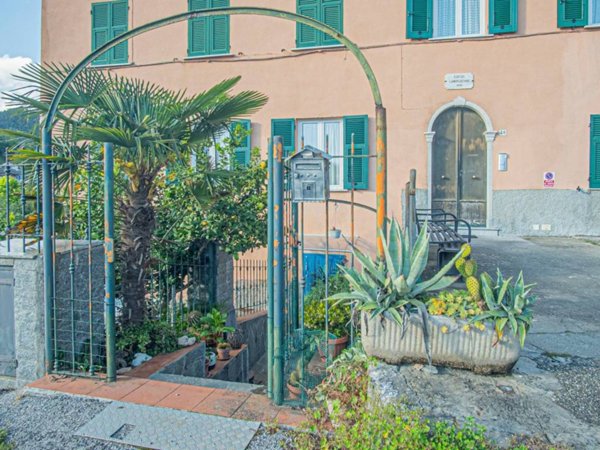 appartamento in vendita a Sestri Levante in zona Santa Vittoria di Libiola