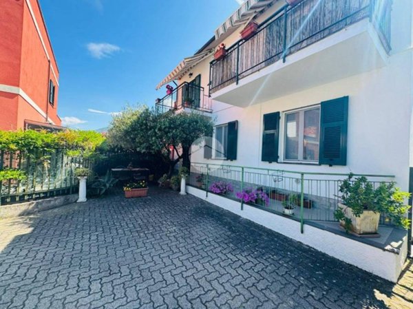 appartamento in vendita a Sestri Levante in zona Santa Vittoria di Libiola