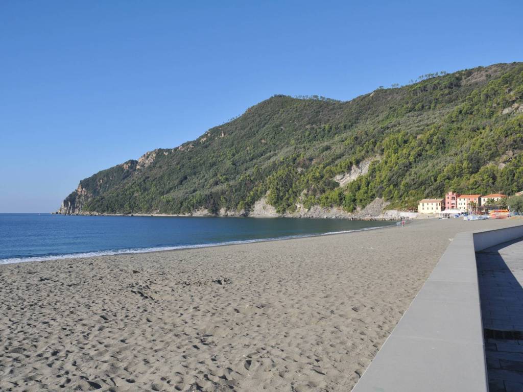 appartamento in vendita a Sestri Levante in zona Riva Trigoso