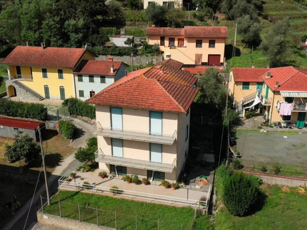 appartamento in vendita a Sestri Levante in zona Santa Vittoria di Libiola