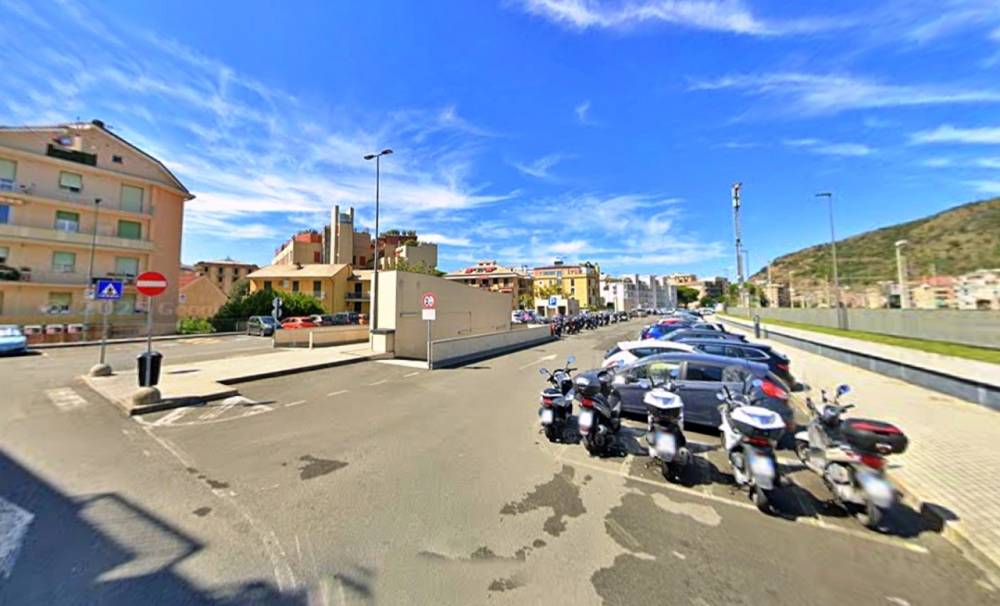 locale di sgombero in vendita a Sestri Levante