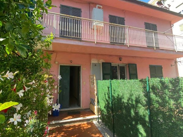 appartamento in vendita a Sestri Levante in zona Riva Trigoso