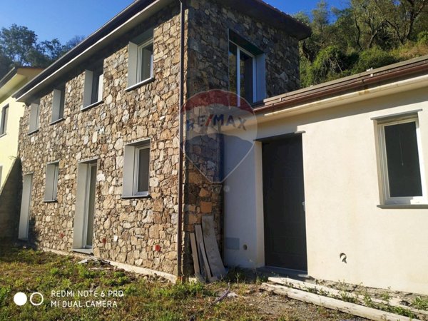 casa semindipendente a Sestri Levante in zona Santa Vittoria di Libiola