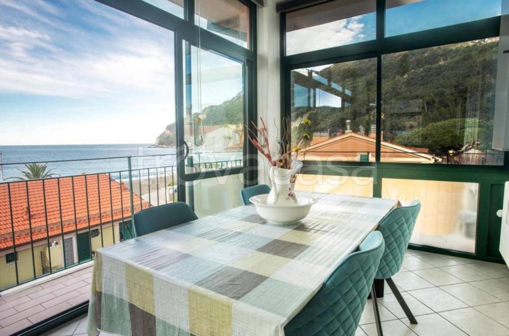 appartamento in vendita a Sestri Levante in zona Riva Trigoso