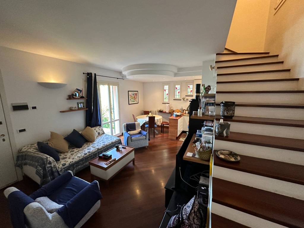 casa indipendente in vendita a Sestri Levante in zona San Bernardo