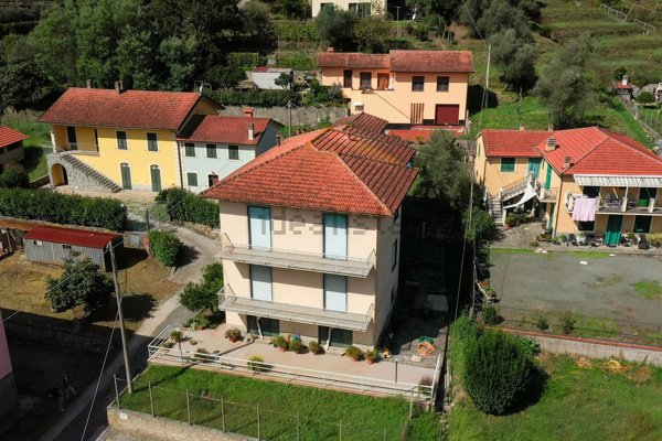 appartamento in vendita a Sestri Levante in zona Santa Vittoria di Libiola