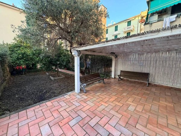 locale di sgombero in vendita a Sestri Levante in zona Riva Trigoso