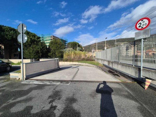 locale di sgombero in vendita a Sestri Levante