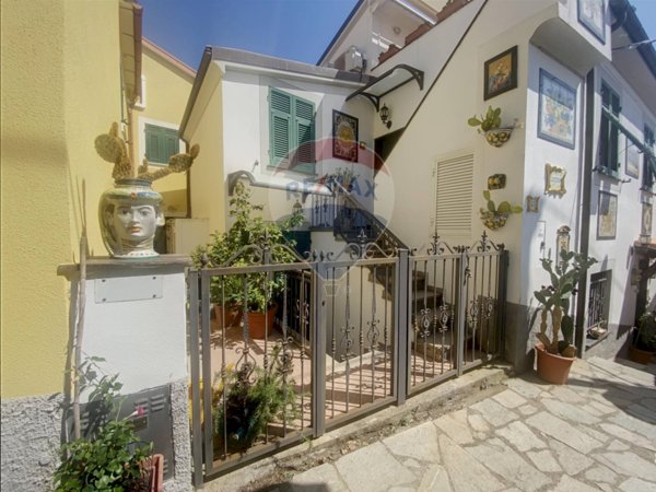 casa indipendente in vendita a Sestri Levante in zona Monte Domenico