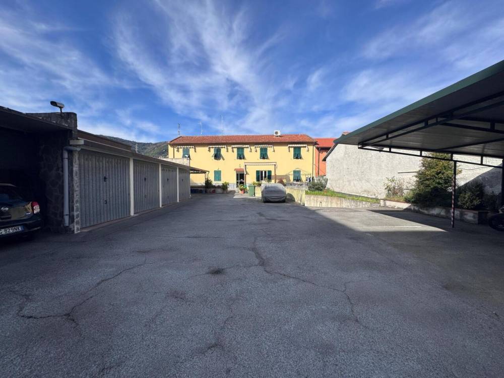 locale di sgombero in vendita a Sestri Levante in zona Santo Stefano
