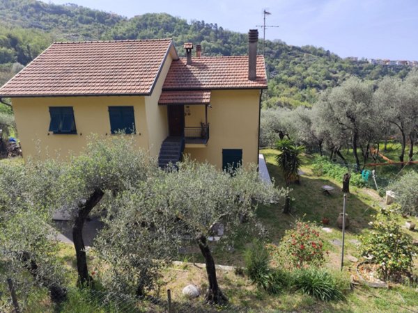 casa indipendente in vendita a Sestri Levante in zona Villa Libiola