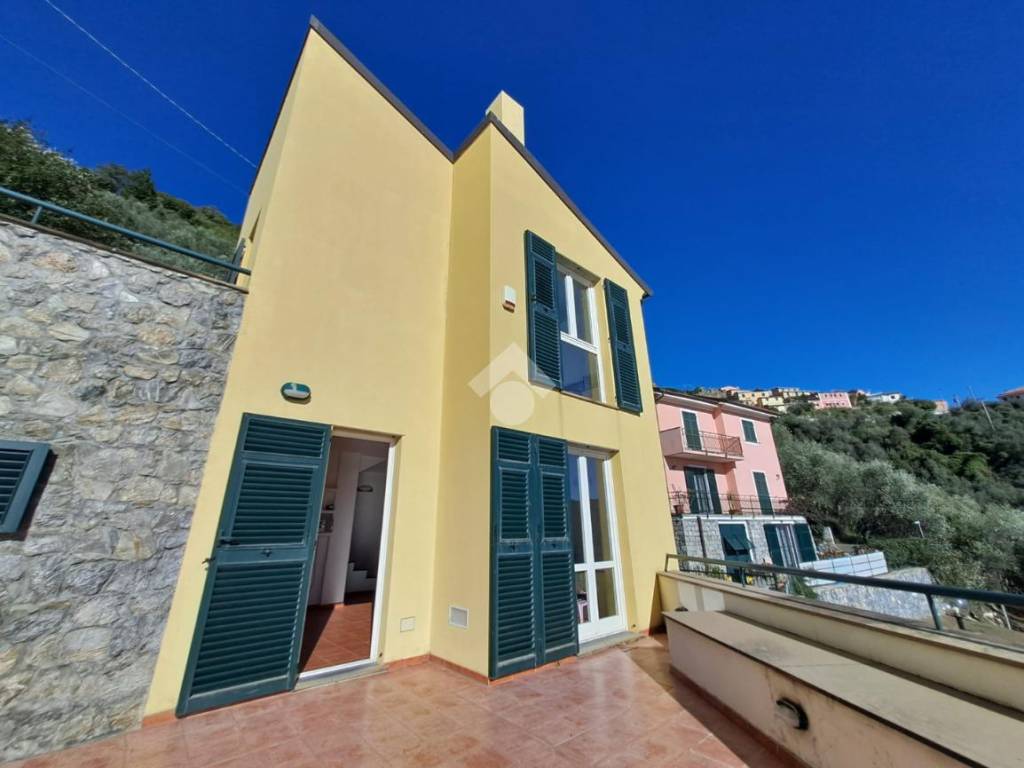 casa indipendente in vendita a Sestri Levante in zona San Bernardo