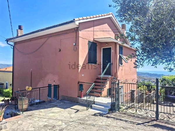 appartamento in vendita a Sestri Levante in zona San Bernardo