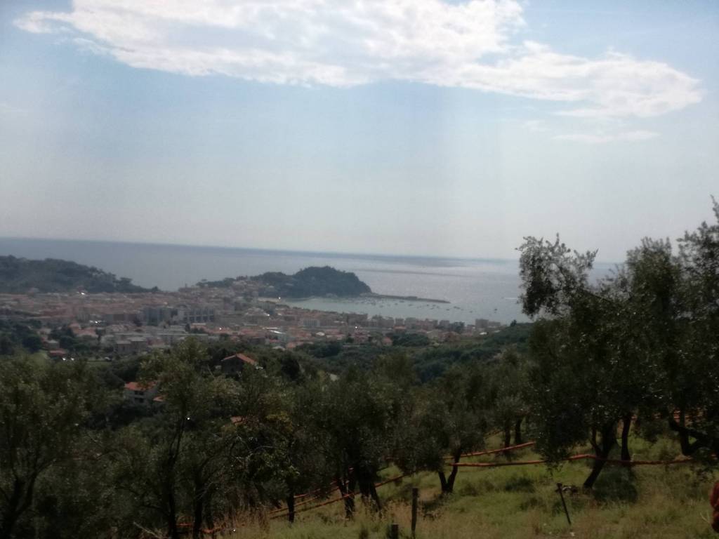 terreno edificabile in vendita a Sestri Levante in zona San Bernardo