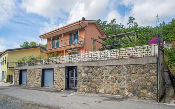 casa indipendente in vendita a Sestri Levante in zona Santa Vittoria di Libiola