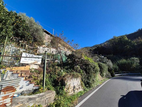 casa indipendente in vendita a Sestri Levante in zona Villa Rovereto