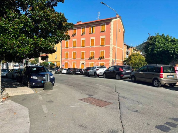locale di sgombero in vendita a Sestri Levante
