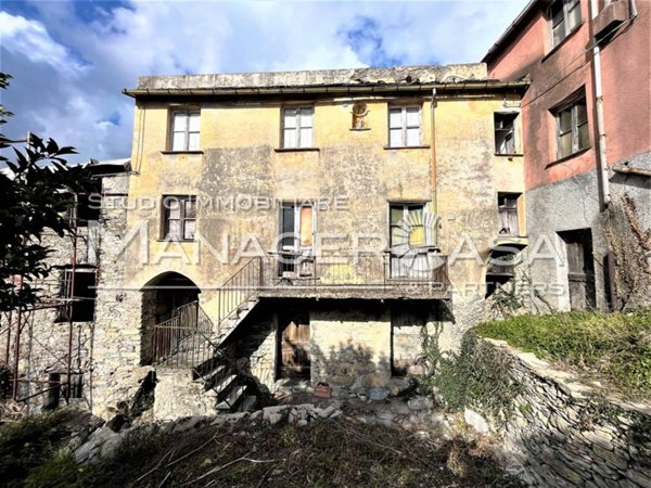 intera palazzina in vendita a Sori in zona Capreno