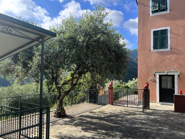 appartamento in vendita a Sori in zona Capreno