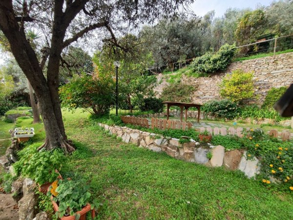 casa indipendente in vendita a Sori
