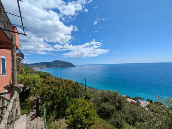 casa indipendente in vendita a Sori
