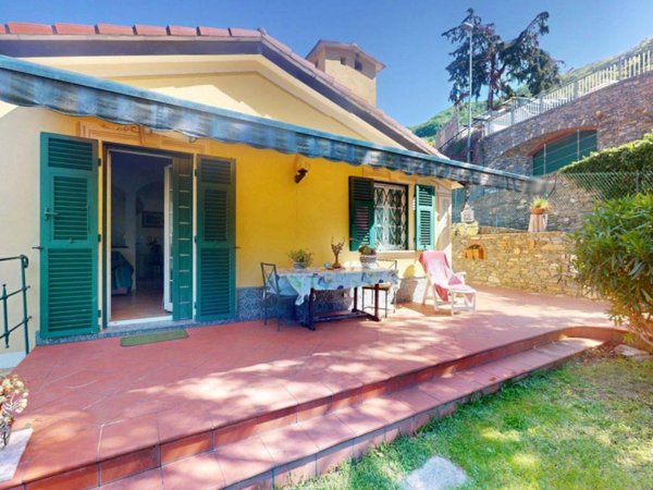 casa indipendente in vendita a Sori in zona Sussisa