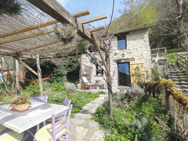 casa indipendente in vendita a Sori in zona Sussisa