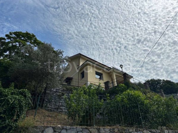 casa indipendente in vendita a Sori in zona Sussisa